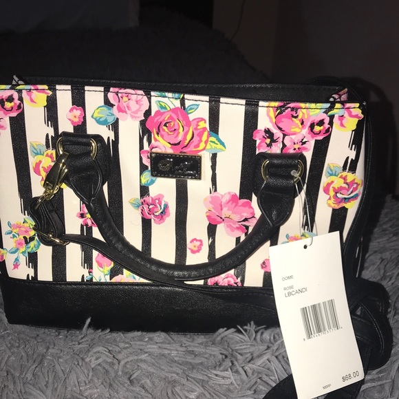 Betset Luv Purse - Picture 2 of 5